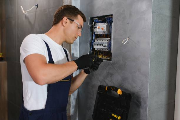 Best Commercial Electrician Services  in Tomah, WI