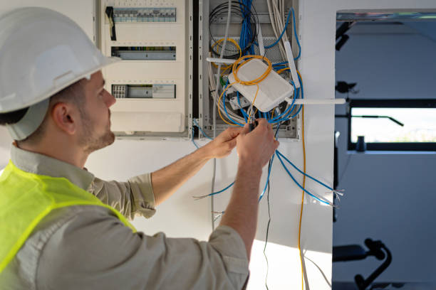 Best Licensed Electrician  in Tomah, WI